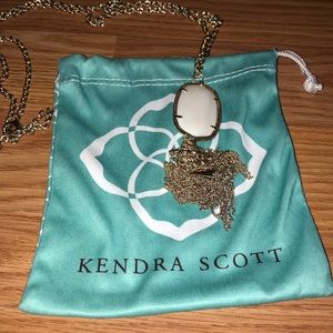 Kendra Scott necklace
